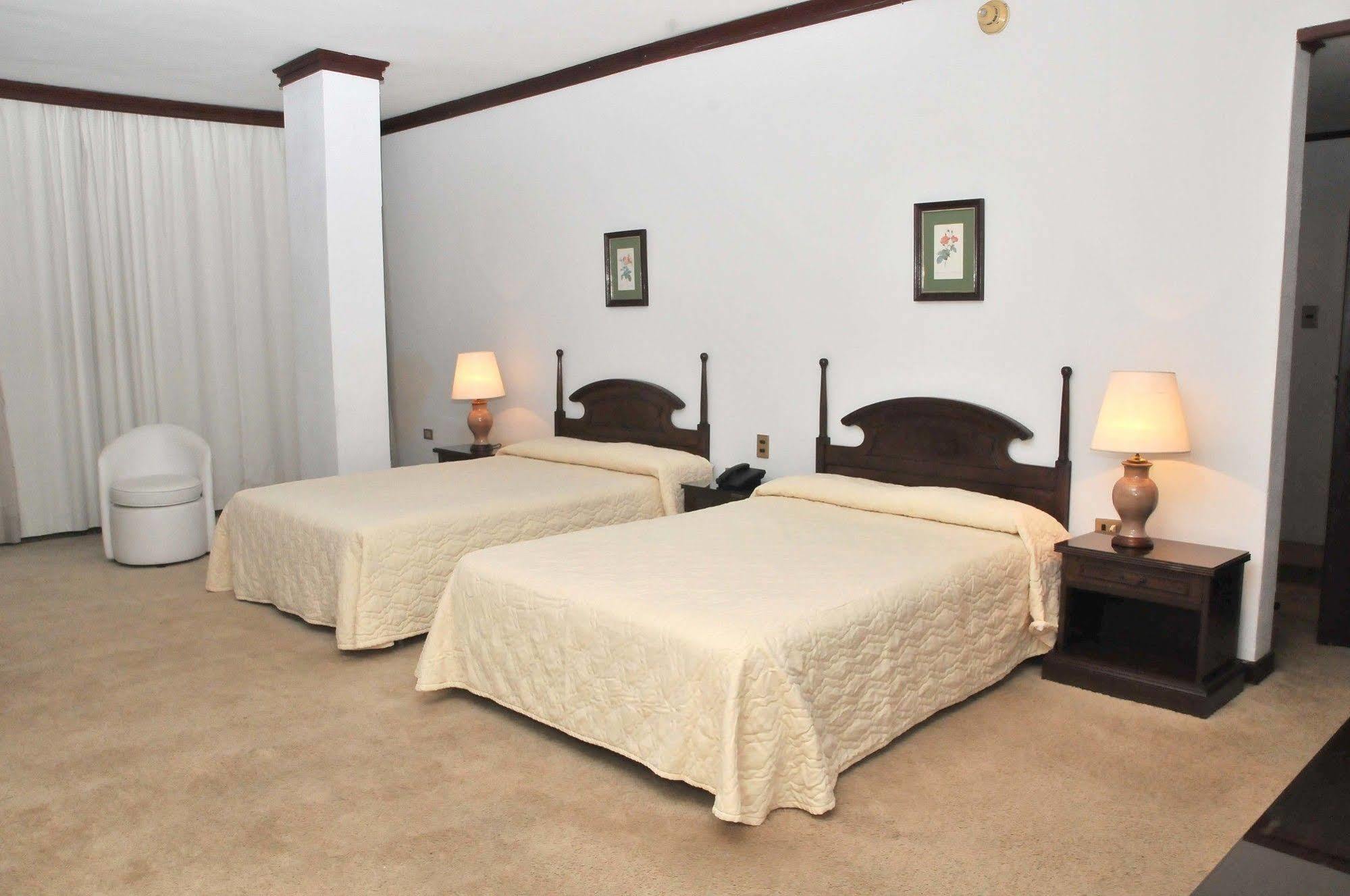 Excelsior Inn Asuncion Bagian luar foto
